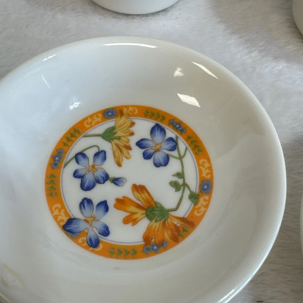 ShunTa Melamine‎ Ware Miniature Tea Cups Saucers Floral Pattern Set of 4 Taiwan